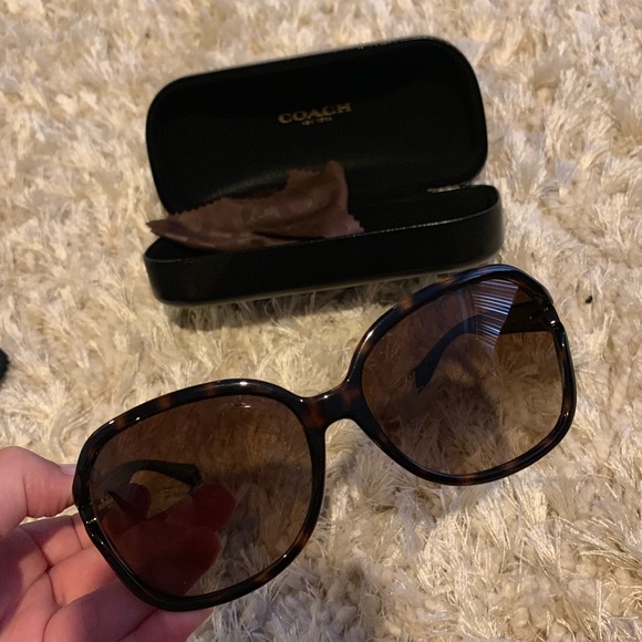 Coach Sunglasses - Picture 5 of 5